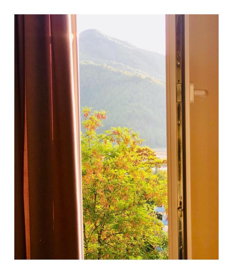 R Hotel Corovode ภายนอก รูปภาพ