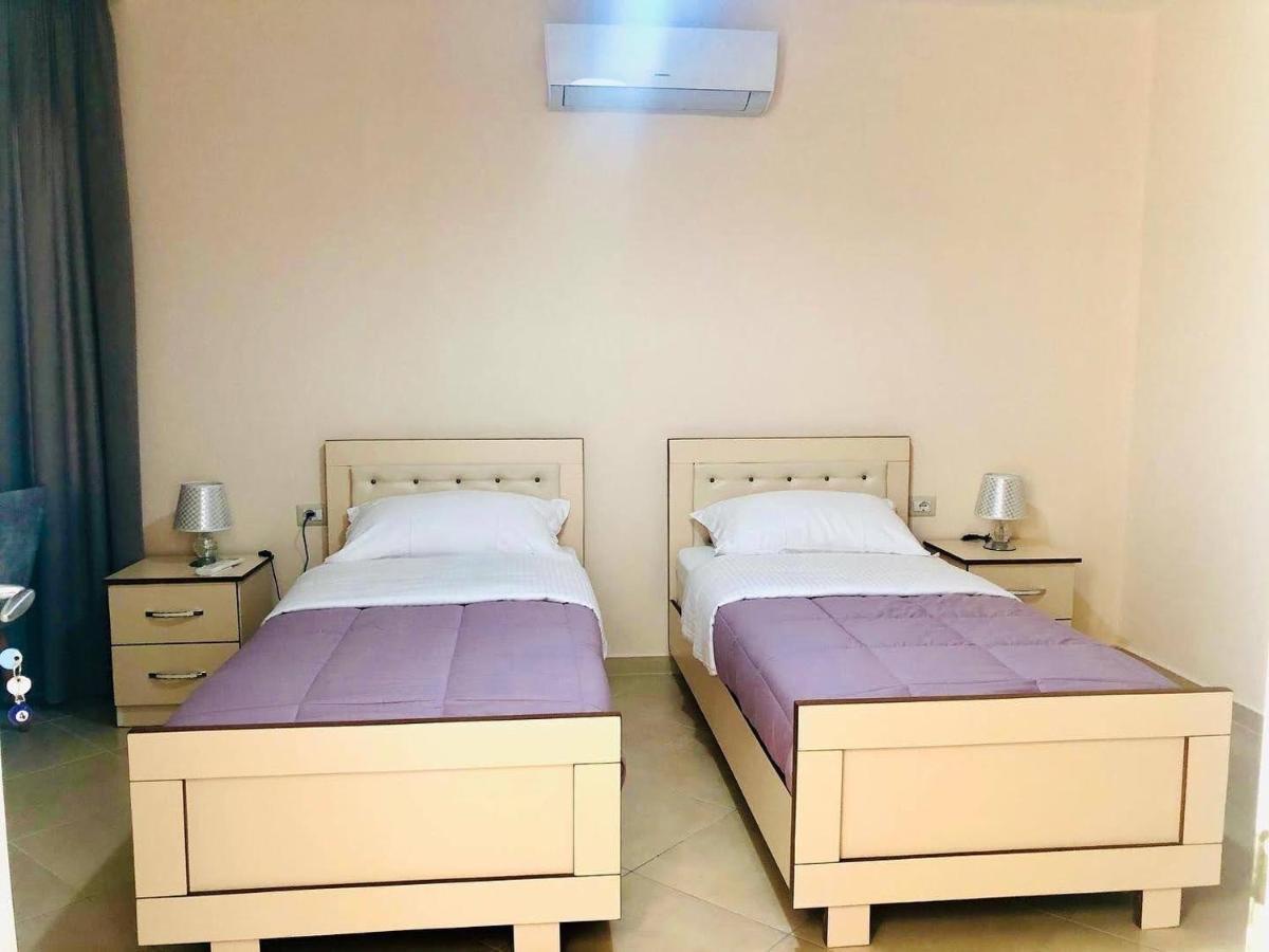R Hotel Corovode ภายนอก รูปภาพ